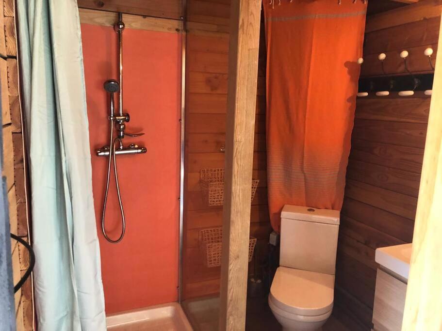Chalet Bois Cosy Avec Piscine Aix Nature Αιξ-αν-Προβάνς Εξωτερικό φωτογραφία